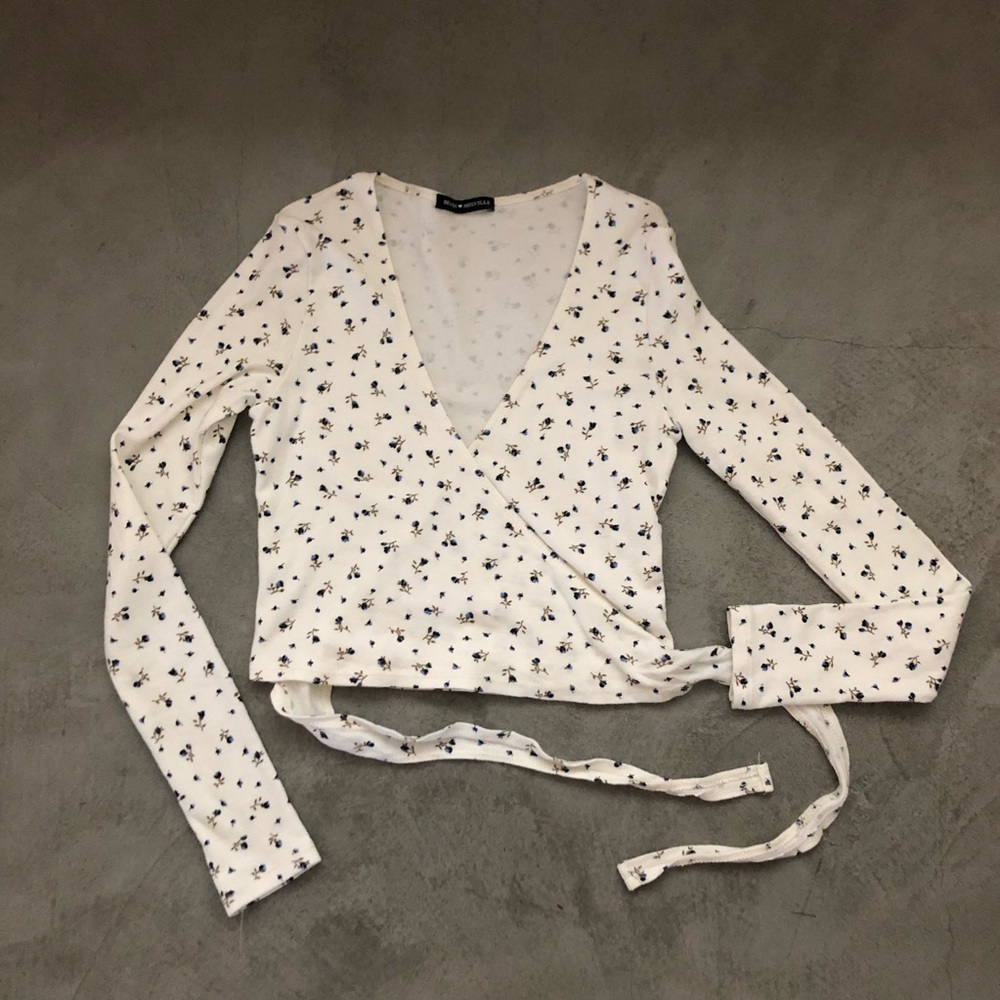 Brandy Melville wrap top